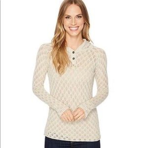 Aventura crochet pullover sweater with hood
